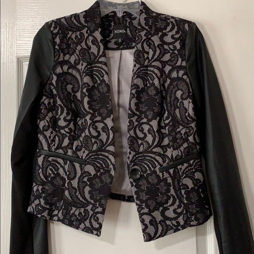 Blazer - Picture 2 of 5